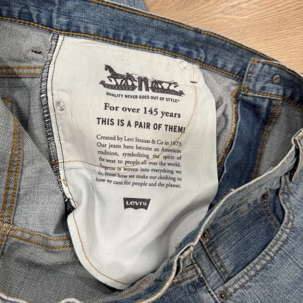 Levis levi 569